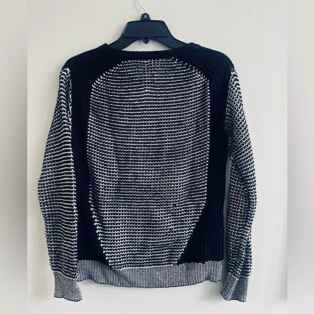 Walter Baker Black and White Women’s Sweater with Slit Size XS Edgy Trendy Cool